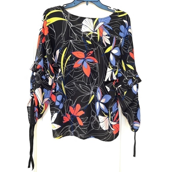 Halogen FLORAL PRINT RUCHED TIE SLEEVE SCOOP NECK BLOUSE - Picture 2 of 4